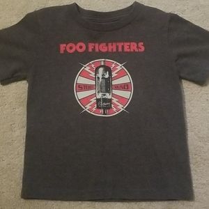 Foo Fighters tee. 3T